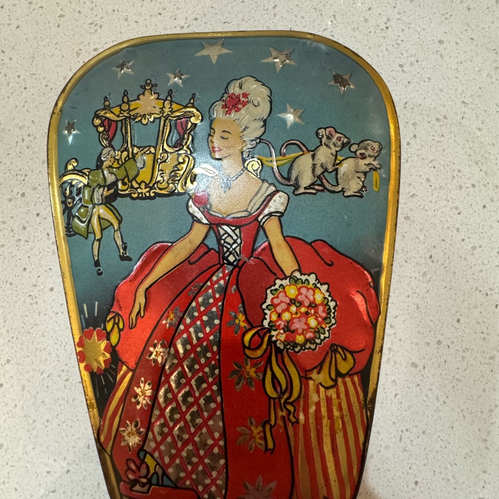Vintage Horners Candy Cinderella tin (EMPTY) great colors & graphics, decor item